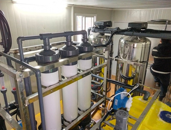 6-8吨超滤箱式一体移动式净水设备